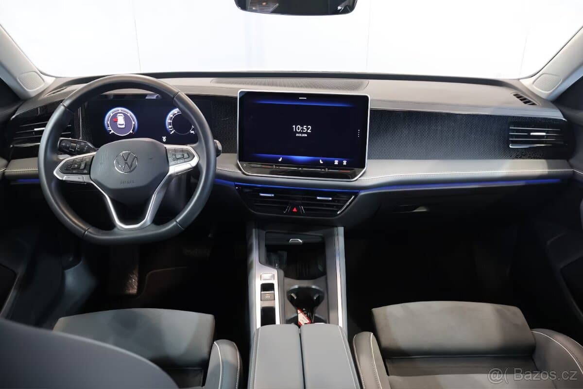 2024 Volkswagen PASSAT - 9