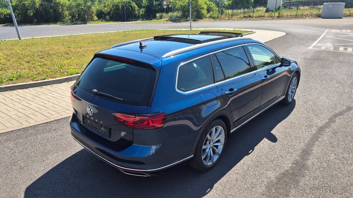 2020 Volkswagen PASSAT - 9