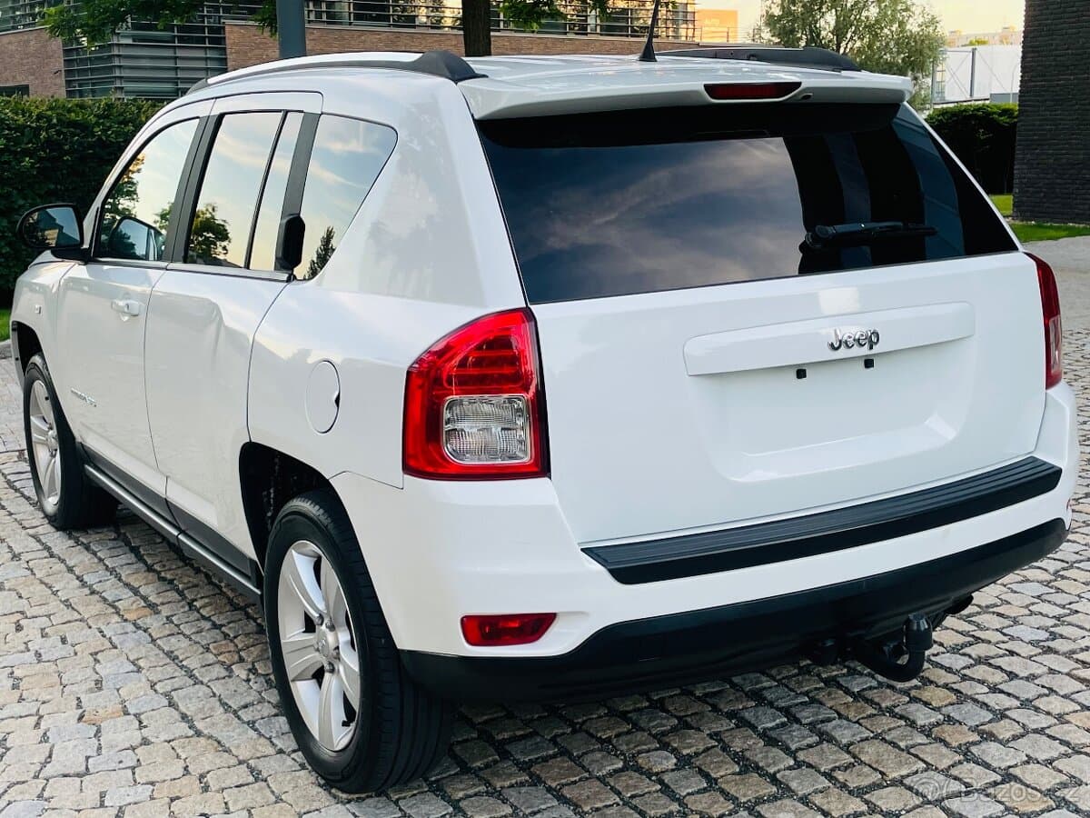 2012 Jeep COMPASS - 9