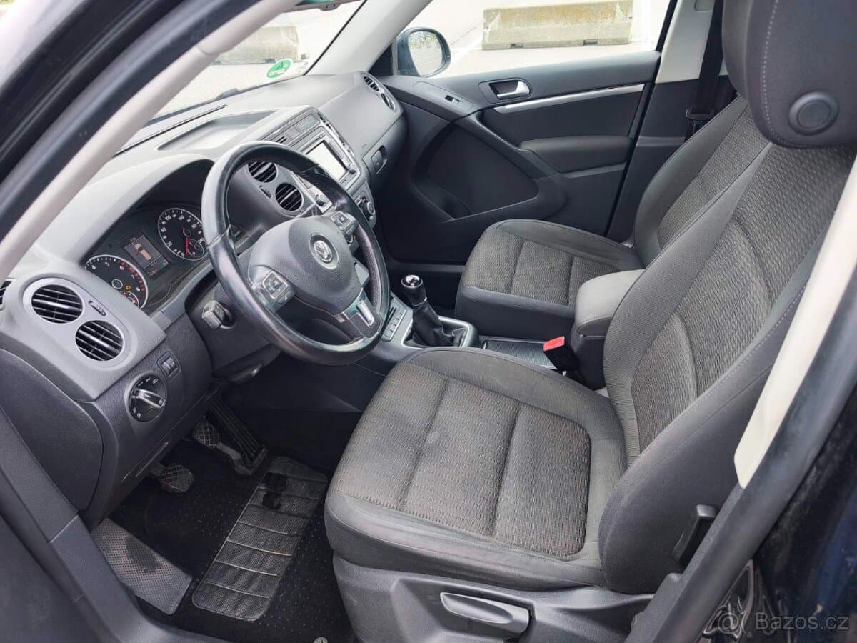 2012 Volkswagen TIGUAN - 9