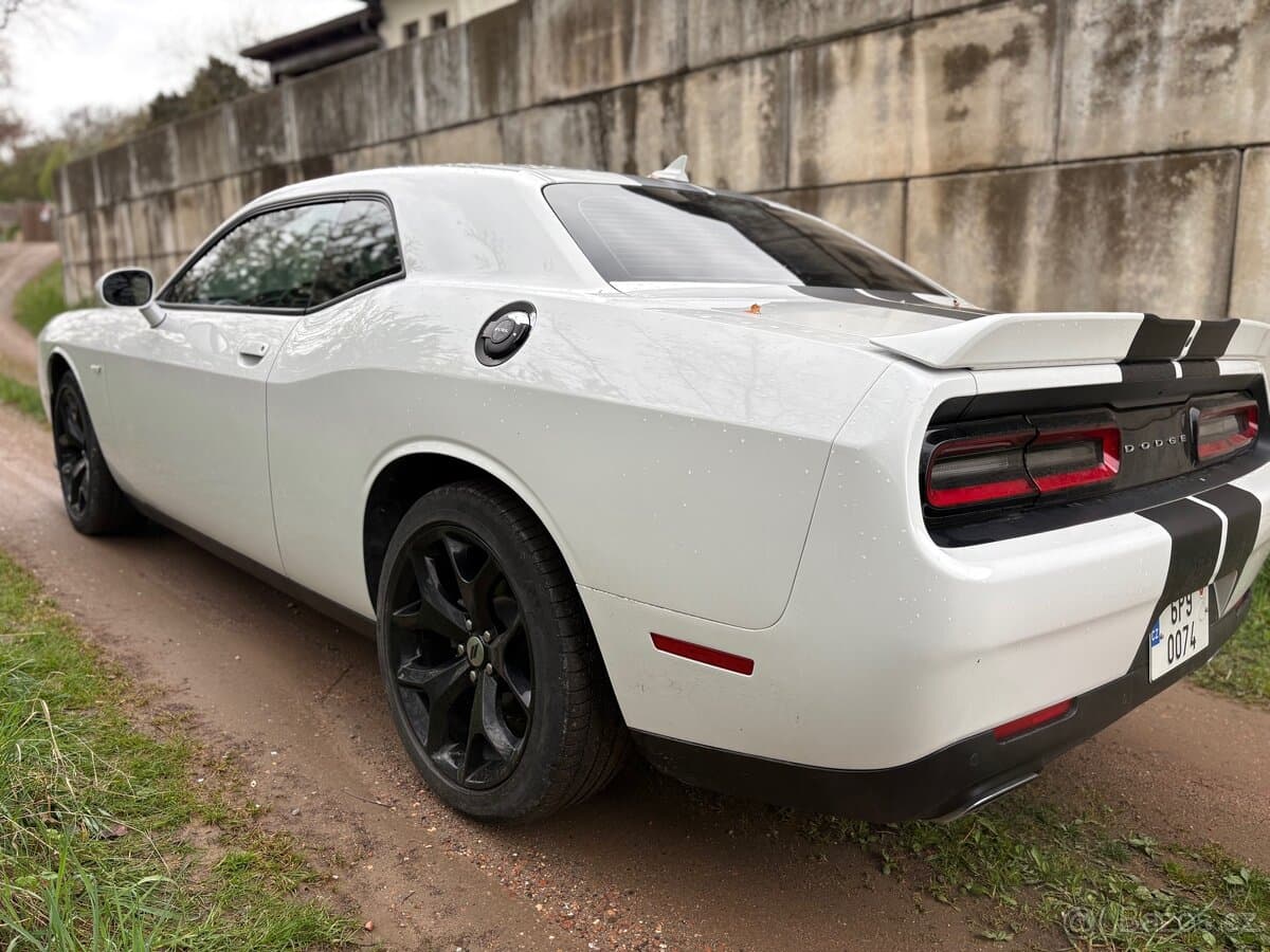2018 Dodge CHALLENGER - 9