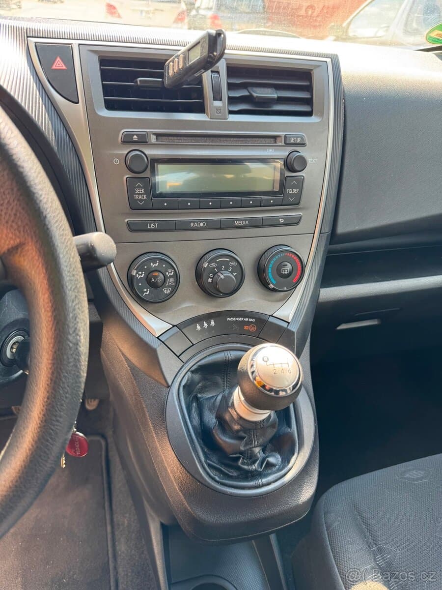 2011 Toyota VERSO - 9