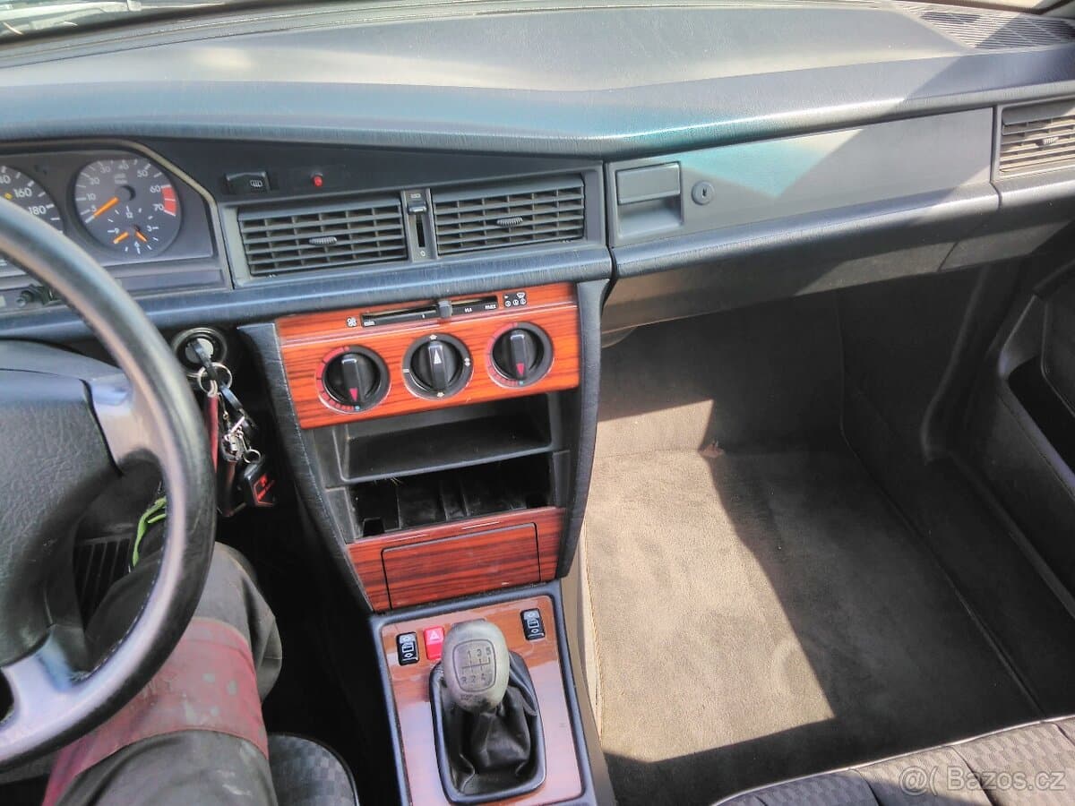 1991 Mercedes-Benz 190 - 9