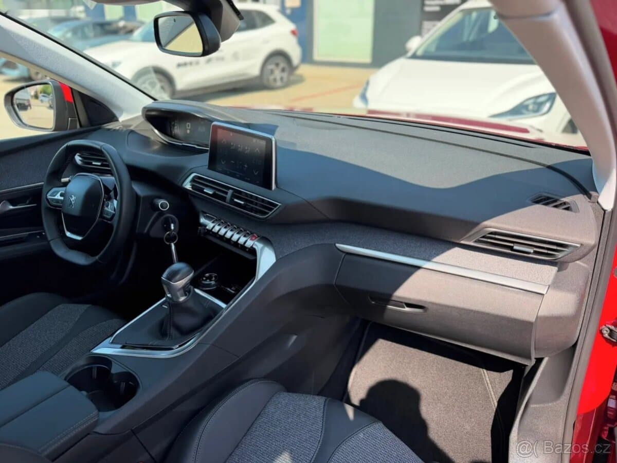 2019 Peugeot 3008 - 9