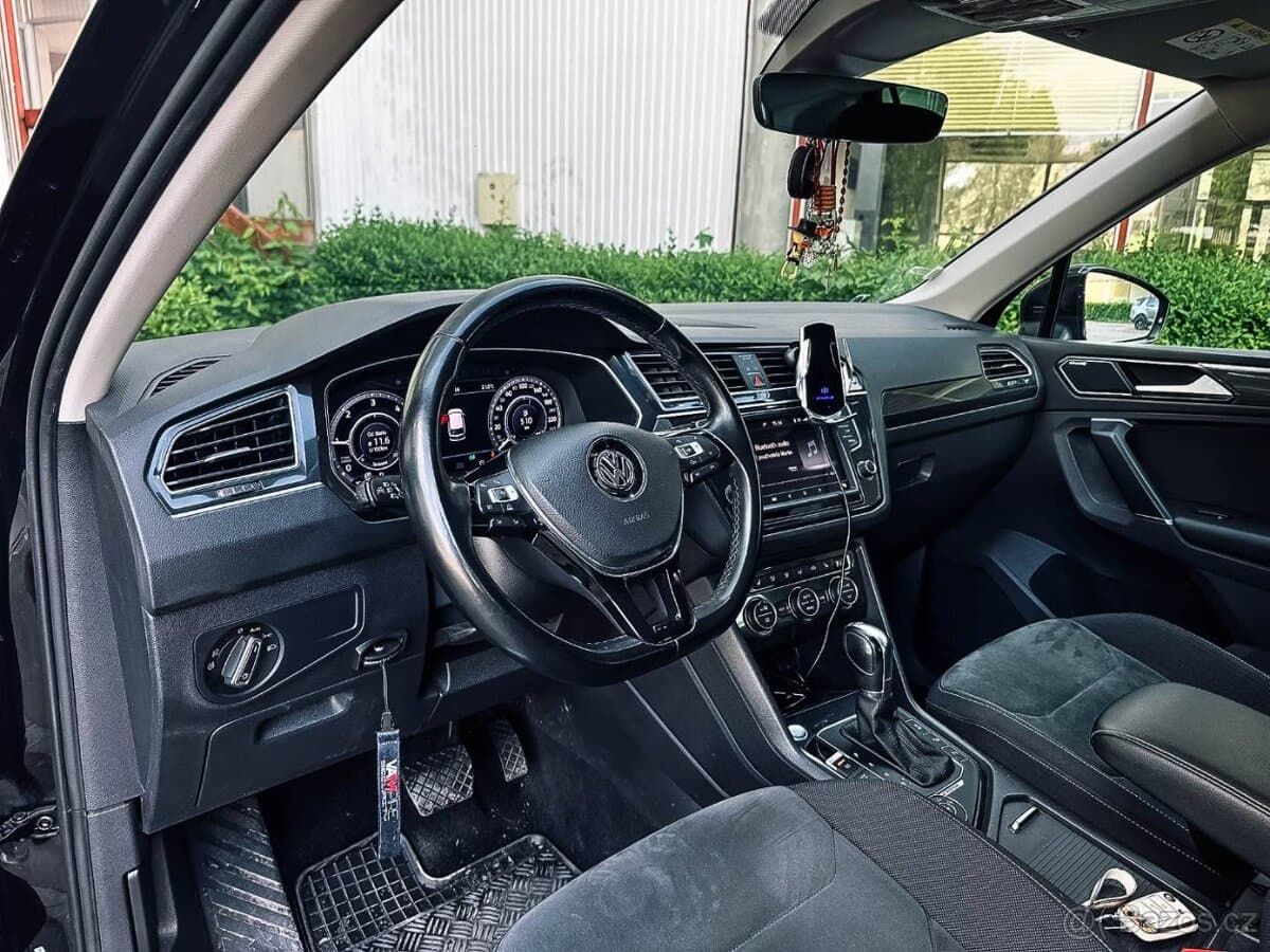 2016 Volkswagen TIGUAN - 9