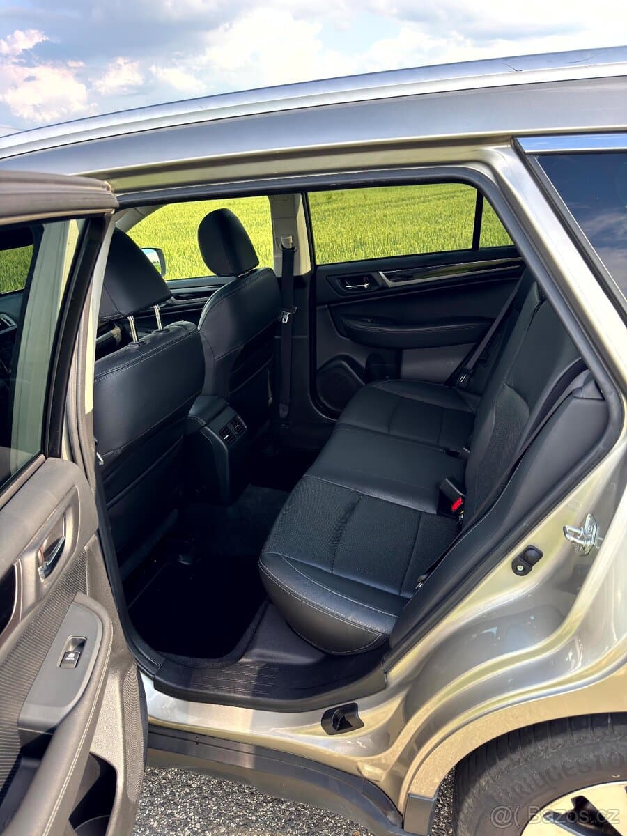 2015 Subaru OUTBACK - 9