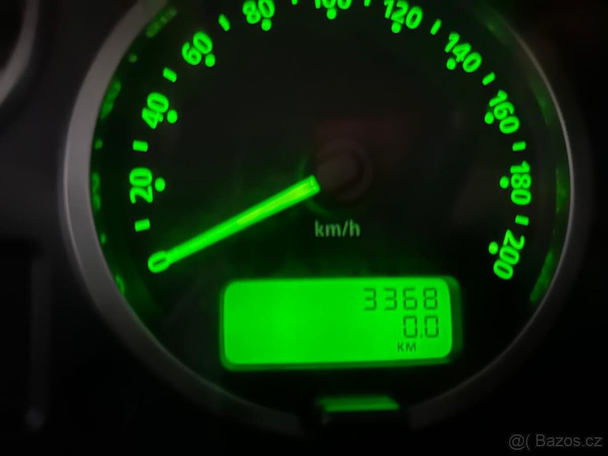 2011 Land Rover DEFENDER - 9