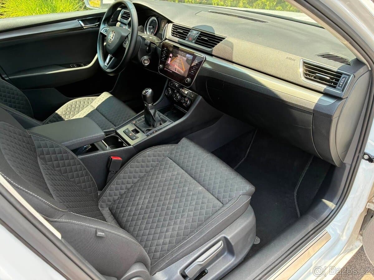 2020 Škoda SUPERB - 9