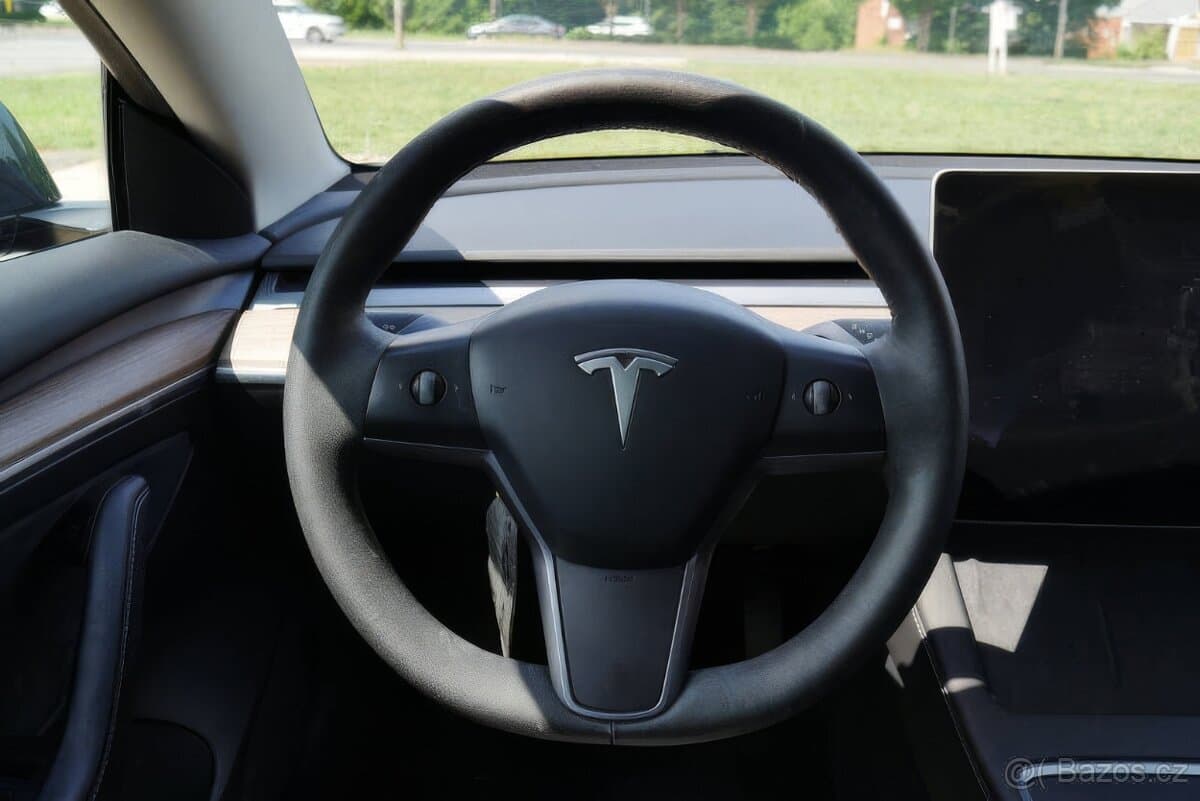 2023 Tesla MODEL 3 - 9