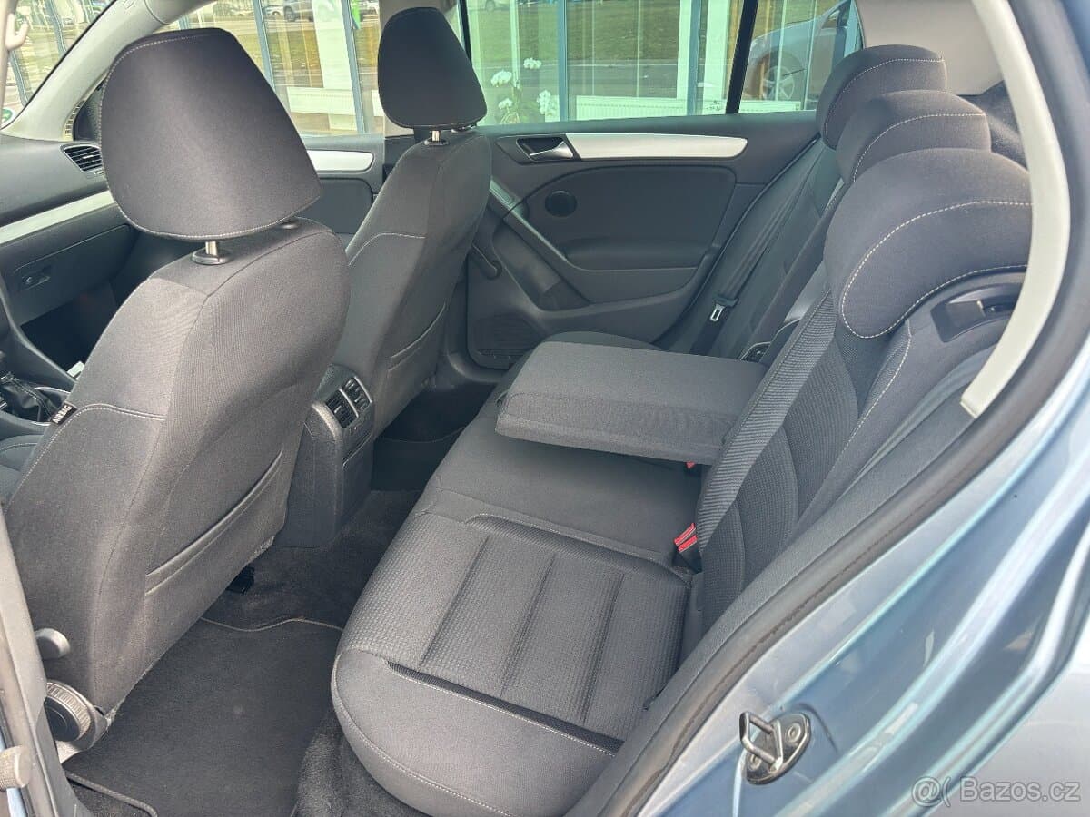 2010 Volkswagen GOLF - 9