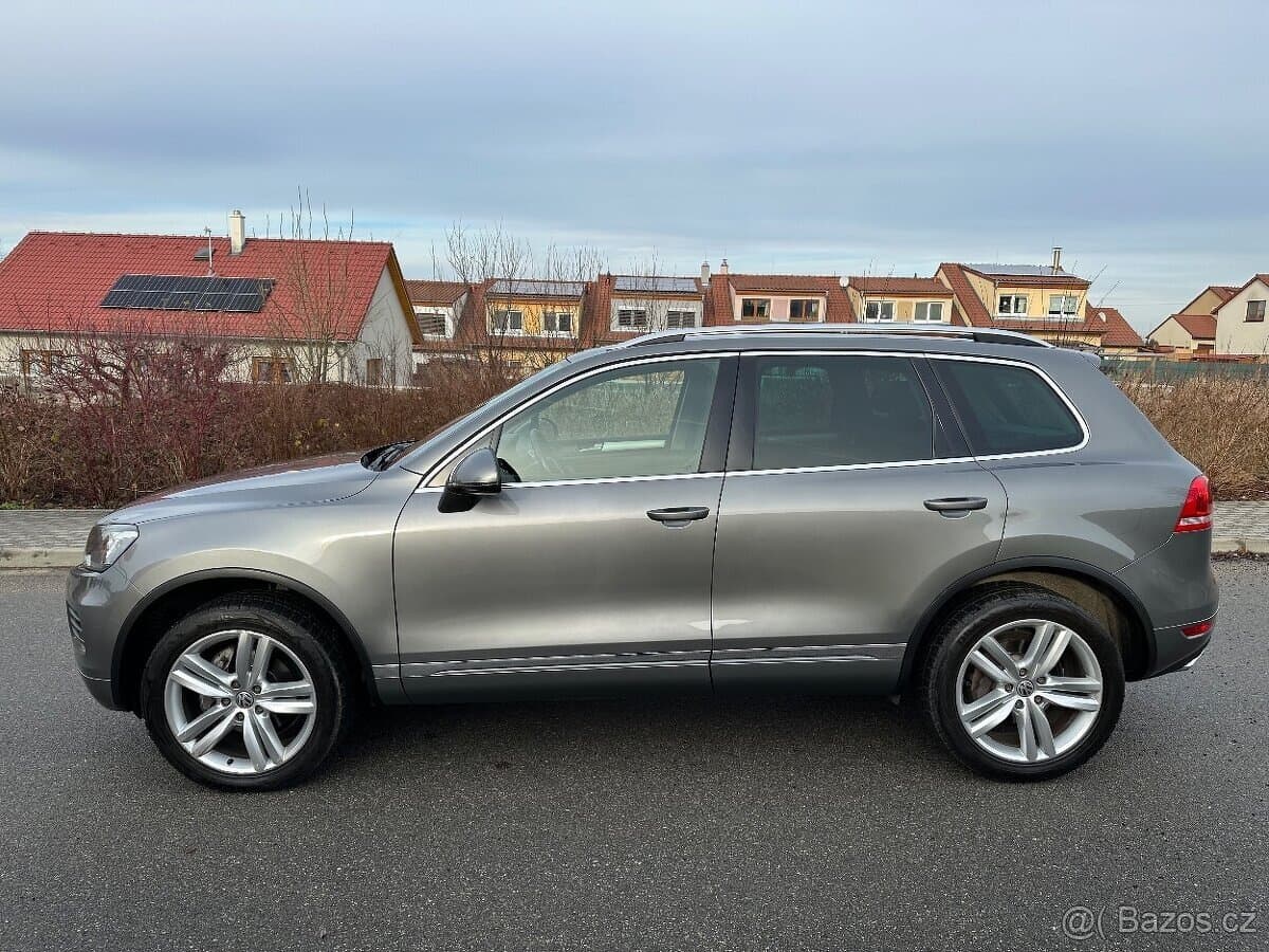 2014 Volkswagen TOUAREG - 9