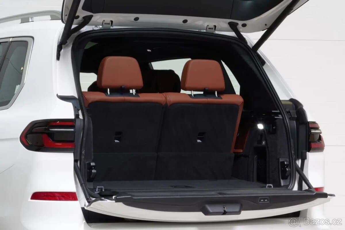 2024 BMW X7 - 9