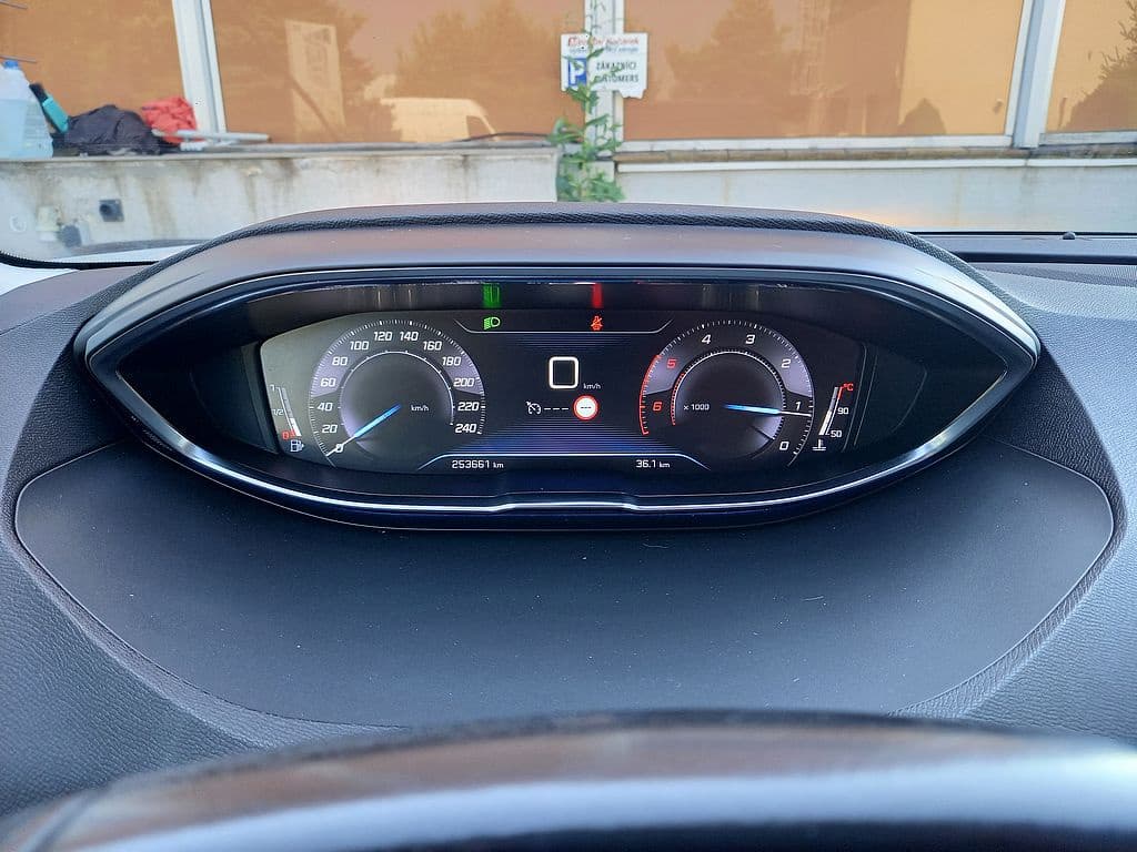 2019 Peugeot 3008 - 9
