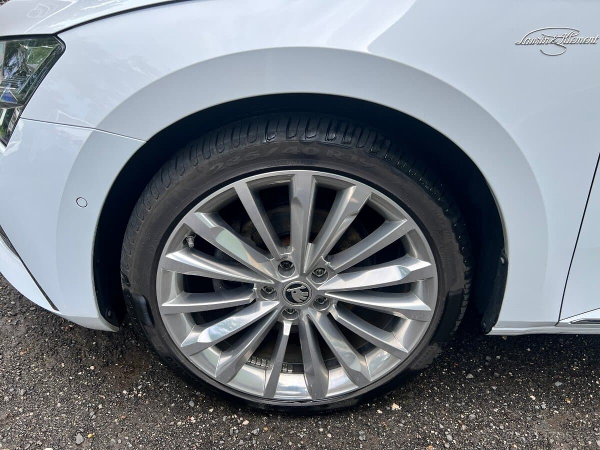 2021 Škoda SUPERB - 9