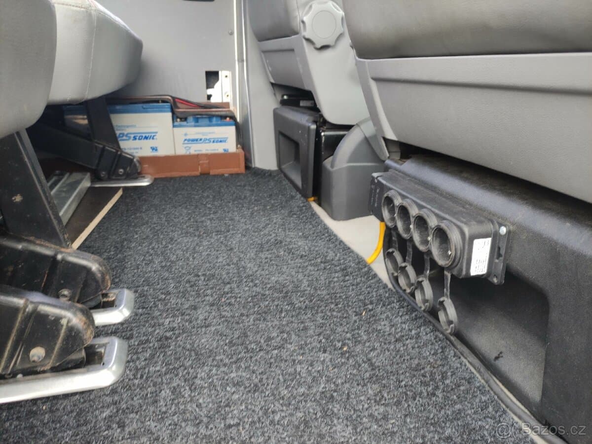 2004 Volkswagen TRANSPORTER - 9
