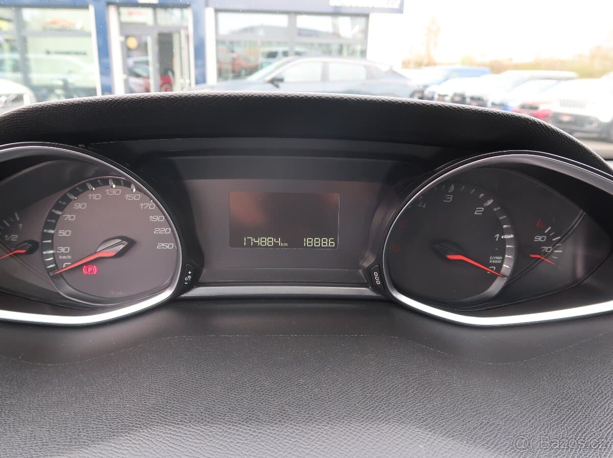 2016 Peugeot 308 - 9