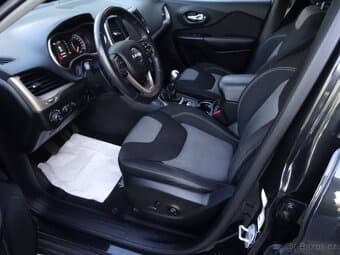 2015 Jeep CHEROKEE - 9