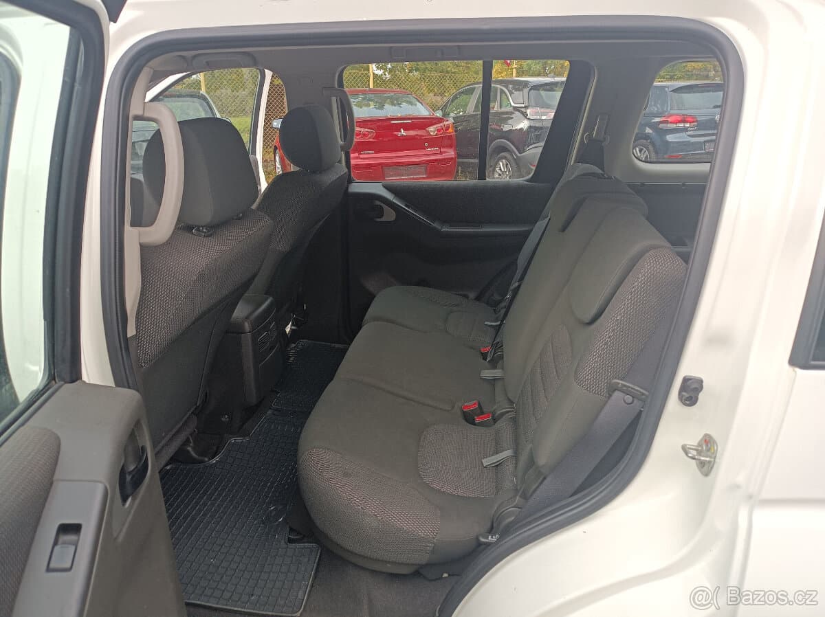 2011 Nissan PATHFINDER - 9