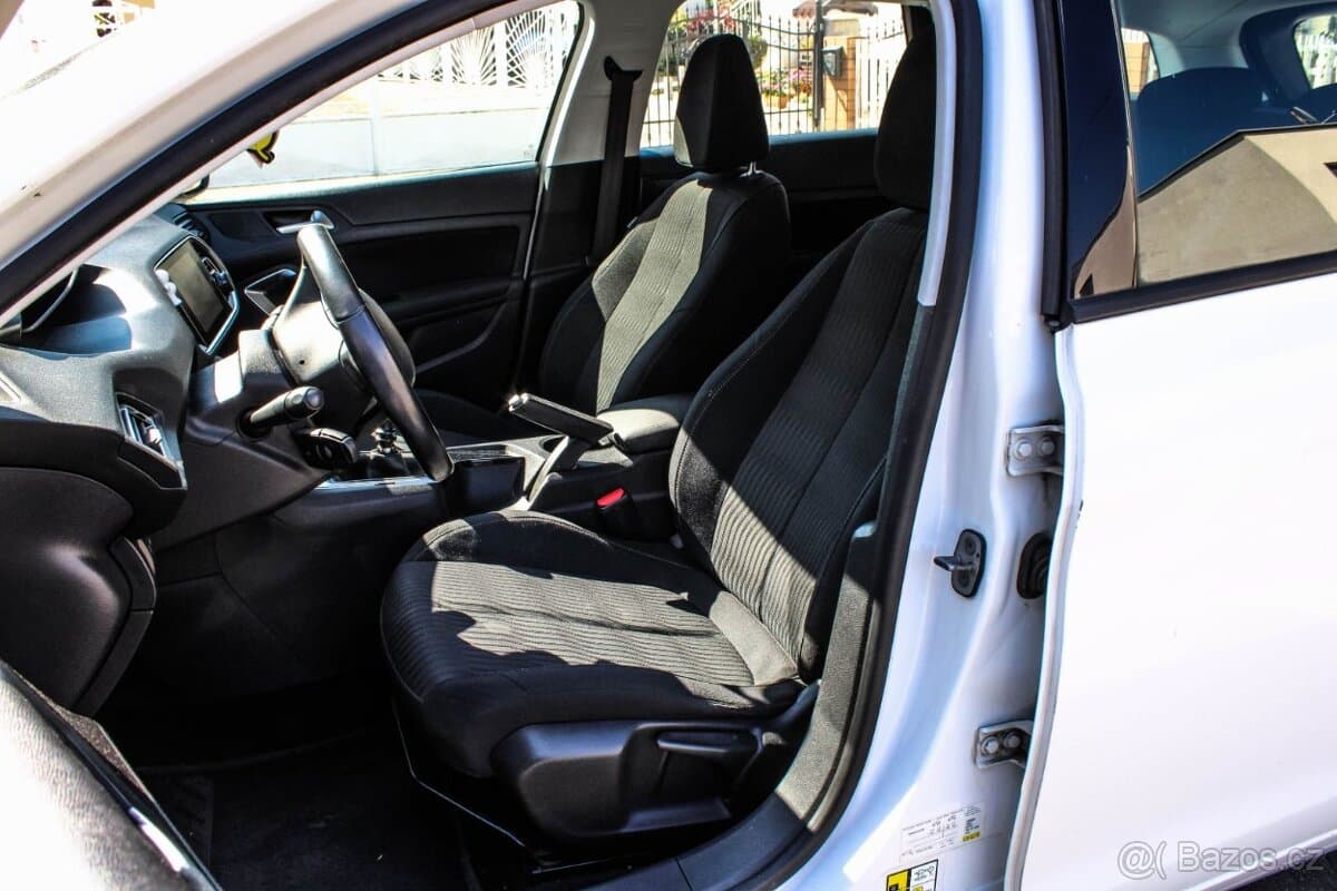 2015 Peugeot 308 - 9