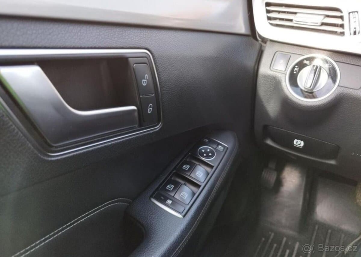 2015 Mercedes-Benz E-CLASS - 9