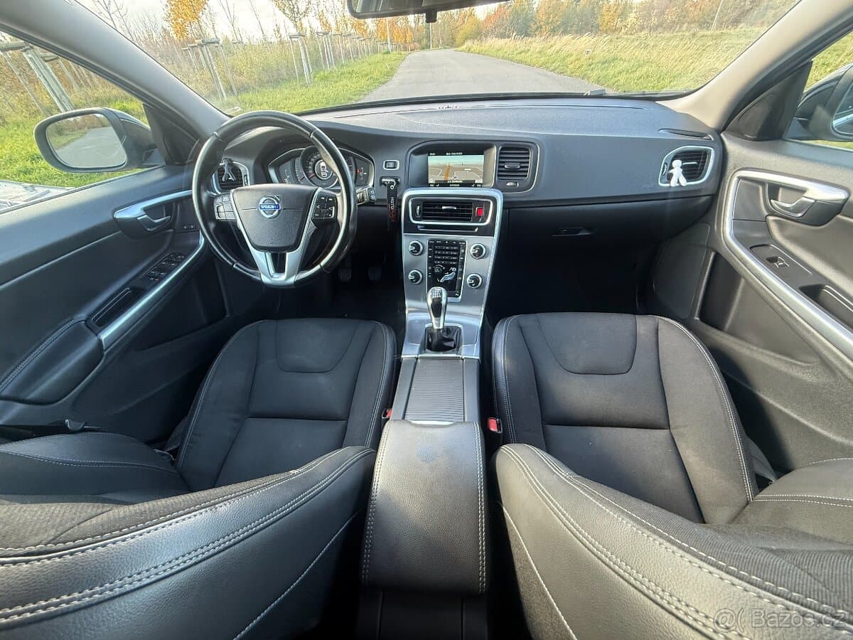 2015 Volvo V60 - 9
