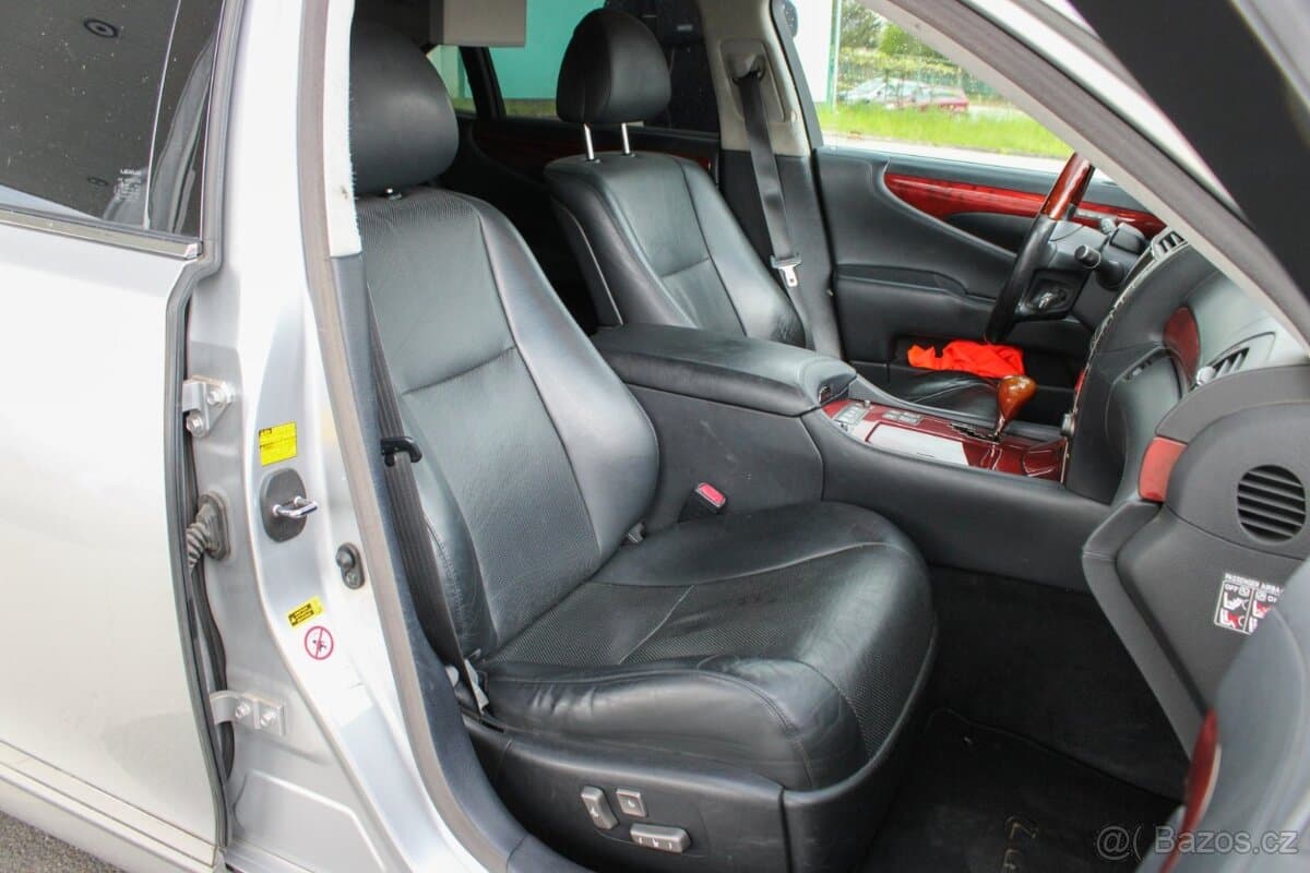 2010 Lexus LS - 9