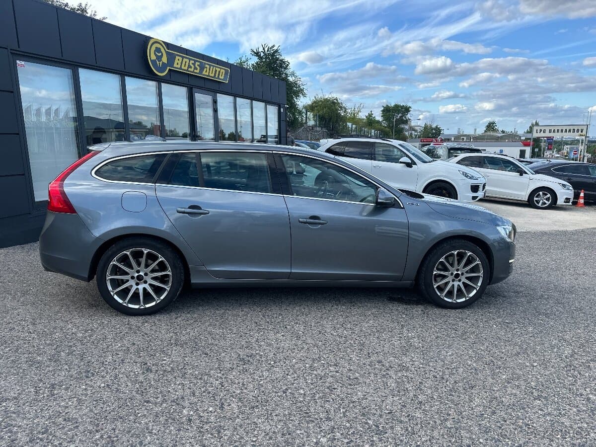 2016 Volvo V60 - 9