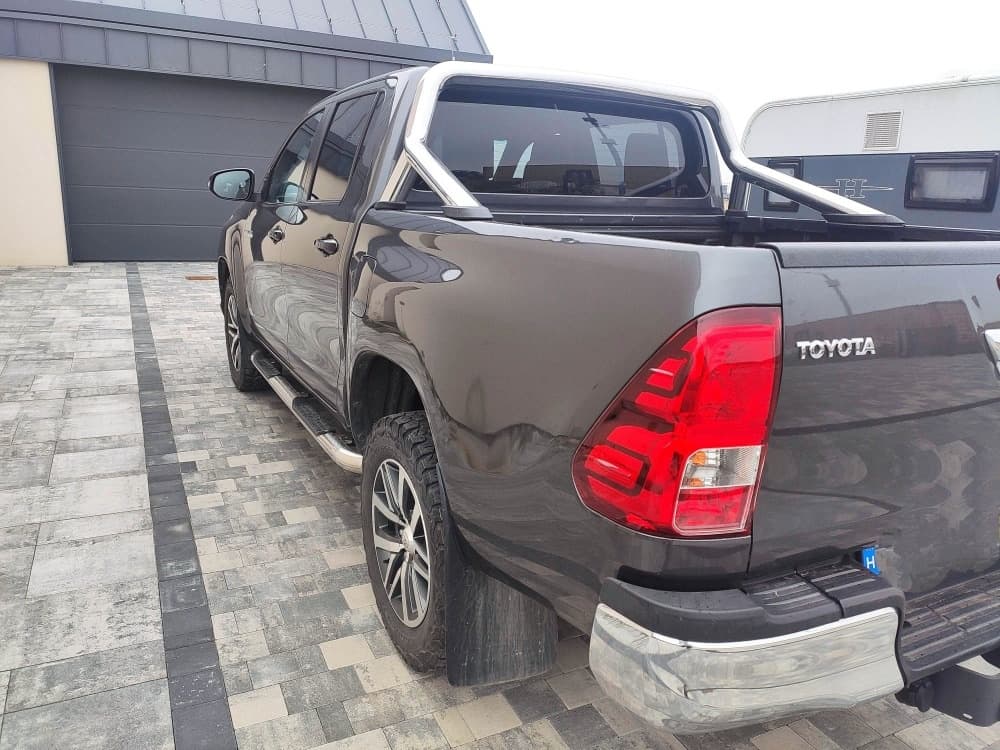2020 Toyota HILUX - 9