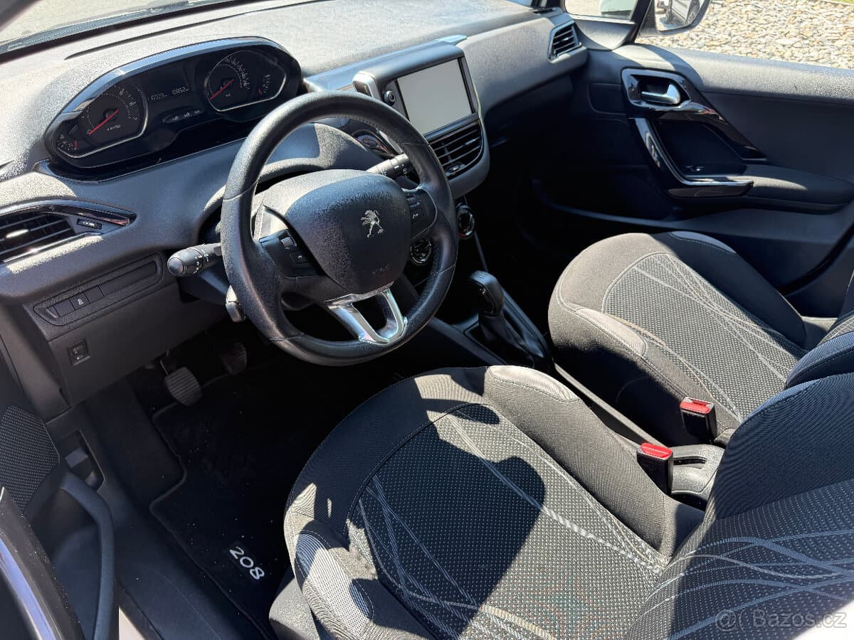 2014 Peugeot 208 - 9