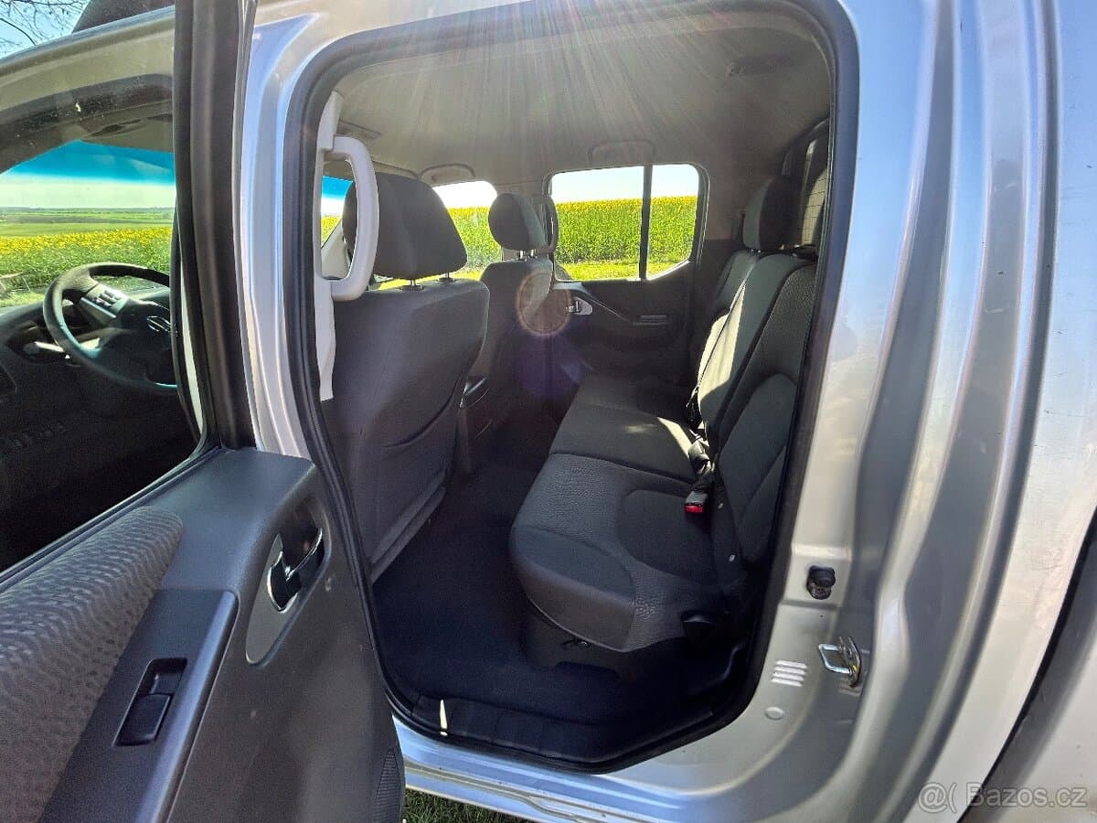 2010 Nissan NAVARA - 9