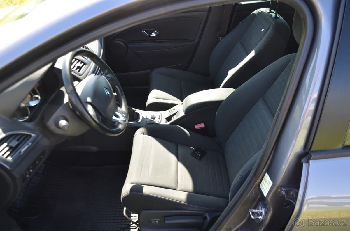 2015 Renault MEGANE - 9