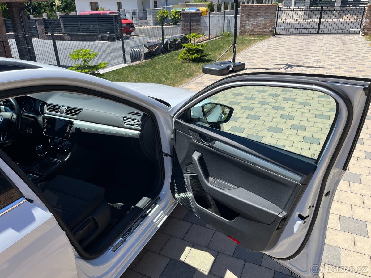 2018 Škoda SUPERB - 9