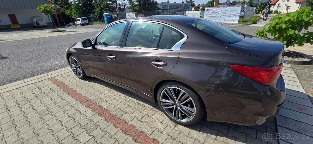 2015 Infiniti Q50 - 9