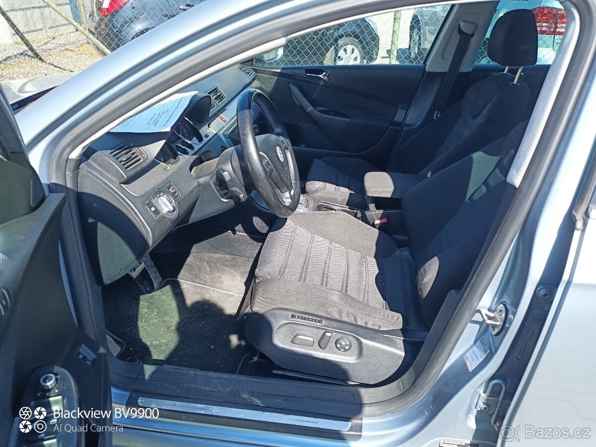 2009 Volkswagen PASSAT - 9