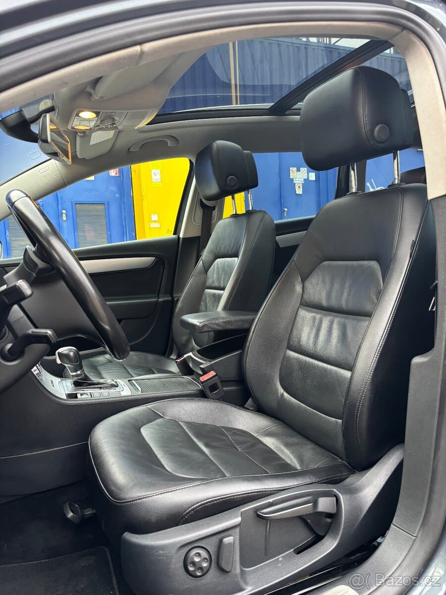 2013 Volkswagen PASSAT - 9