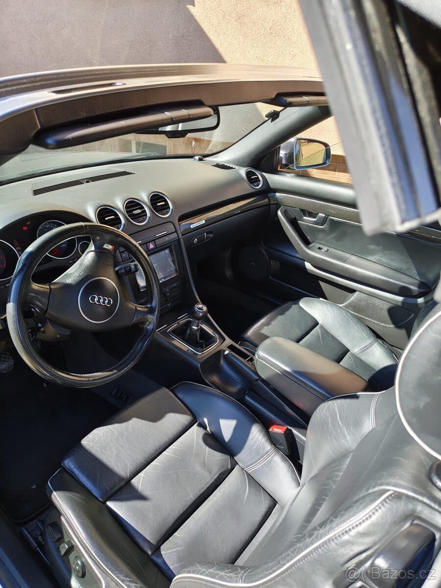 2004 Audi S4 - 9