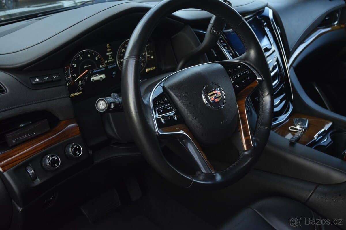 2015 Cadillac ESCALADE - 9