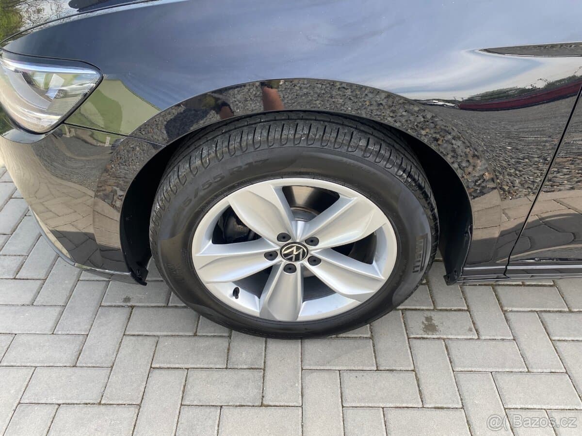 2022 Volkswagen PASSAT - 9