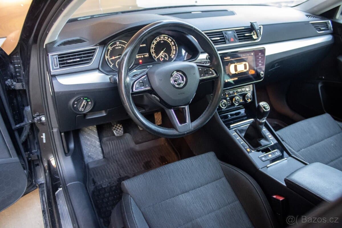 2018 Škoda SUPERB - 9