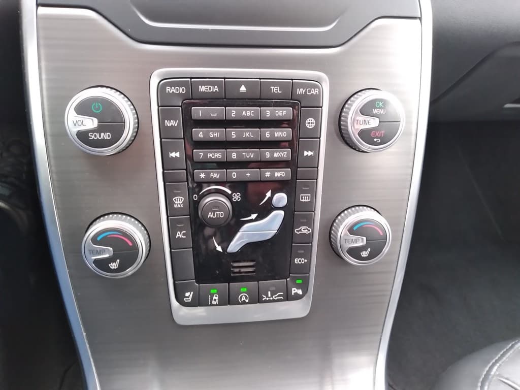 2016 Volvo V70 - 9