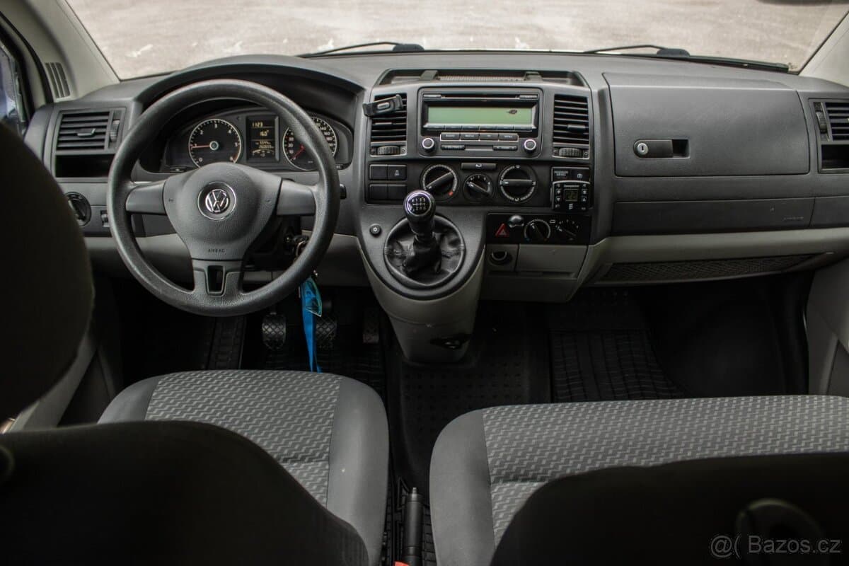 2011 Volkswagen CARAVELLE - 9