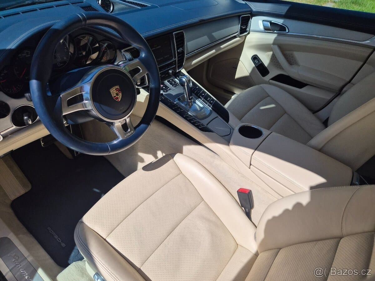 2011 Porsche PANAMERA - 9