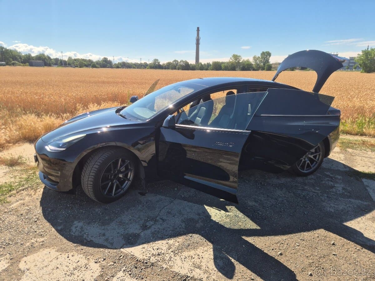 2022 Tesla MODEL 3 - 9