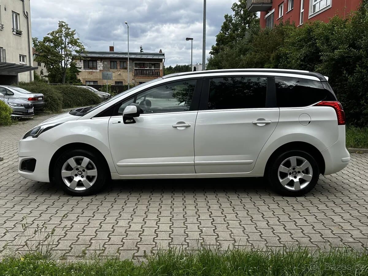 2015 Peugeot 5008 - 9