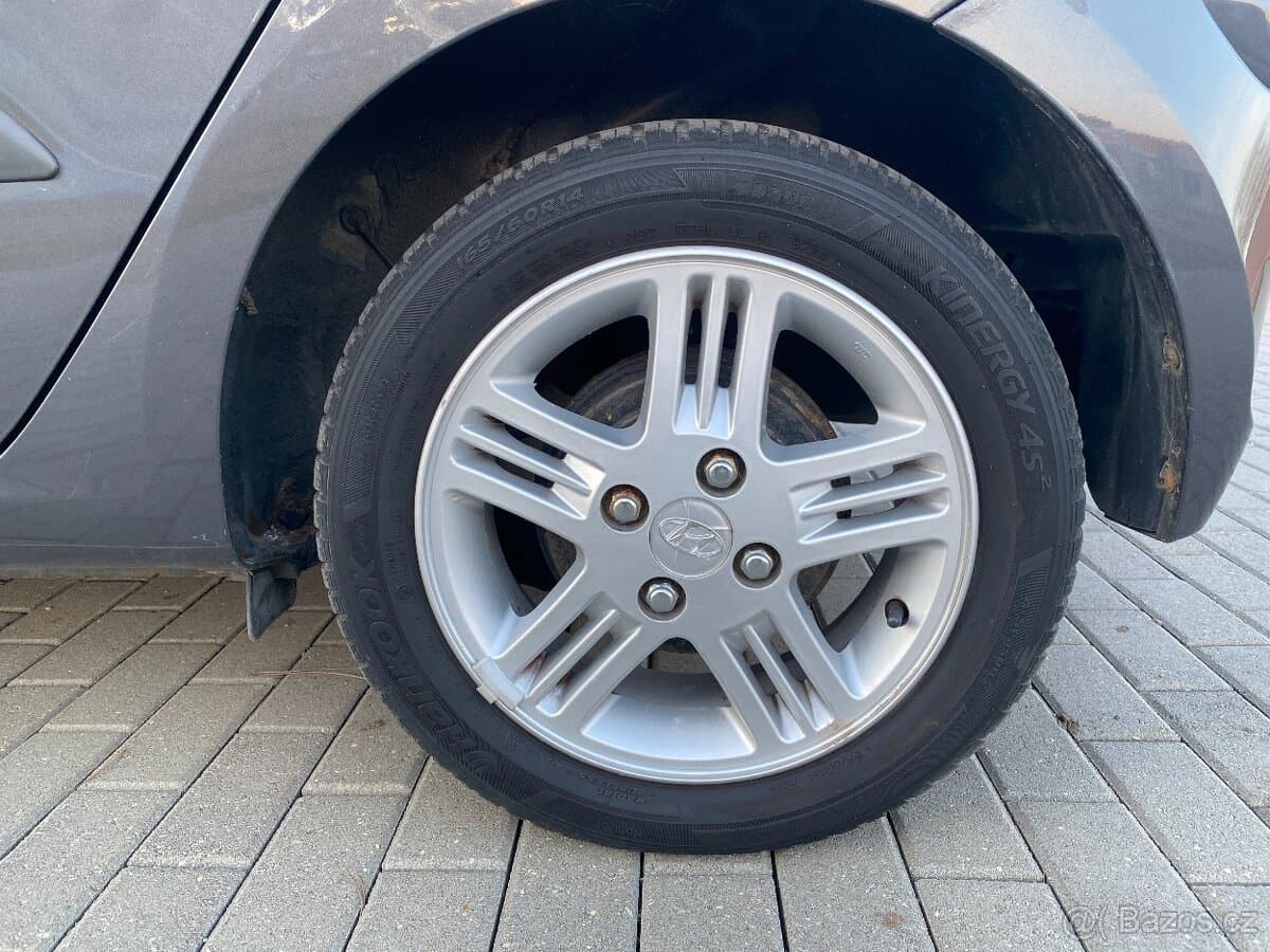 2012 Hyundai i10 - 9