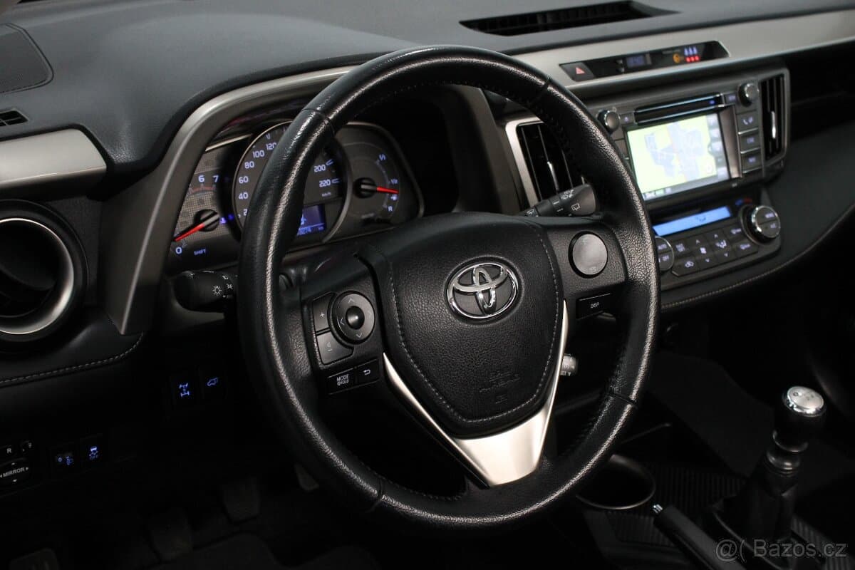 2015 Toyota RAV4 - 9