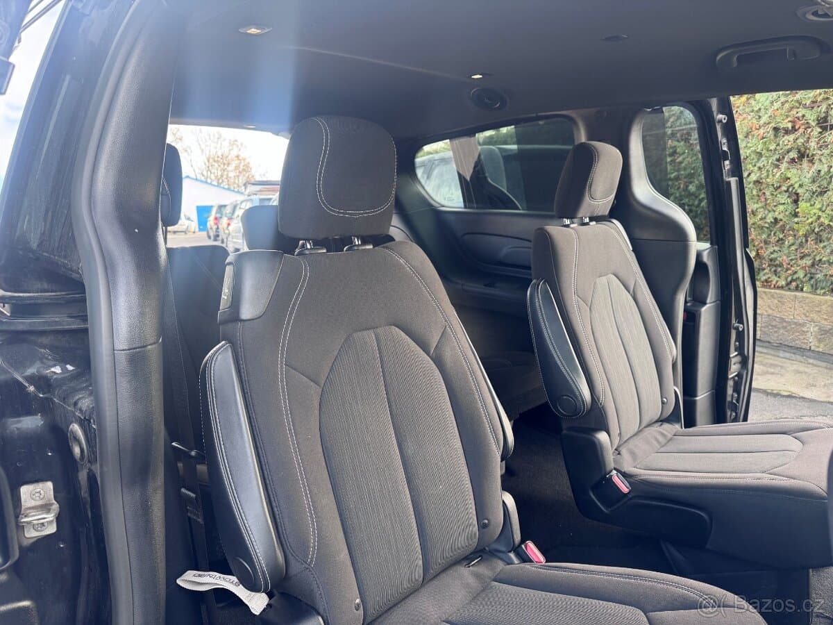 2021 Chrysler PACIFICA - 9