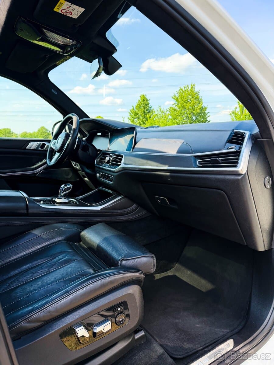 2020 BMW X7 - 9