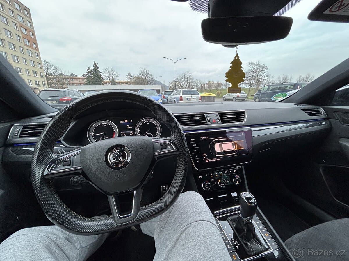 2018 Škoda SUPERB - 9