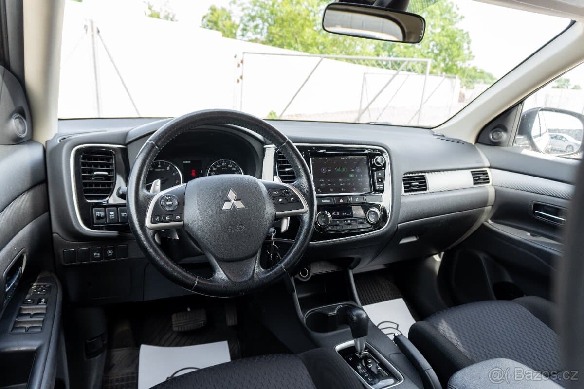 2013 Mitsubishi OUTLANDER - 9